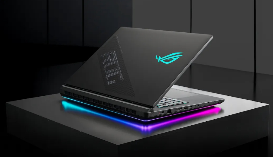 從效能怪物到輕薄美型:華碩 5 款熱門 ROG 電競筆電全解析 1 ROG Strix SCAR 18 (2026) G835。(圖/取自ROG官網)