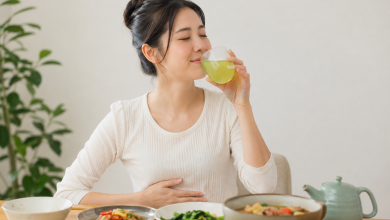 很多人飯後習慣喝杯茶「解油膩」，甚至把喝茶當成瘦身小撇步。（圖／AI生成）