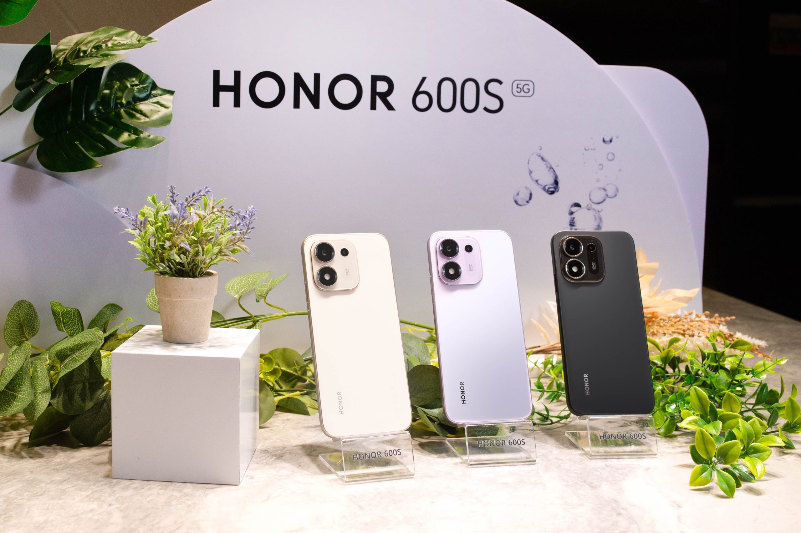 HONOR 600S擁有SGS頂級三防與極致續航，搭載同級超大8100mAh電量。（圖／HONOR提供）