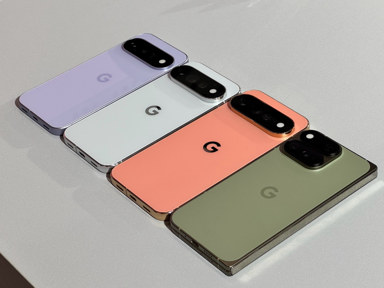 Google傳2027年將Pixel產線全數撤出中國 同步逆勢擴大出貨 2 知情人士透露,Google 今年在越南成功開發並生產高階 Pixel 手機,這項進展讓公司非常有信心按計畫於 2027 年前將所有 Pixel 手機及周邊裝置生產移出中國。(資料圖/記者 孟圓琦攝)