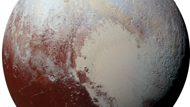 冥王星「被降級」20週年 失去行星光環 反而揭開太陽系多樣性 3 NASA「新視野號」太空船於2015年7月14日拍攝這張冥王星的高解析度增強色彩影像。(圖/NASA/Johns Hopkins University Applied Physics Laboratory/Southwest Research Institute)