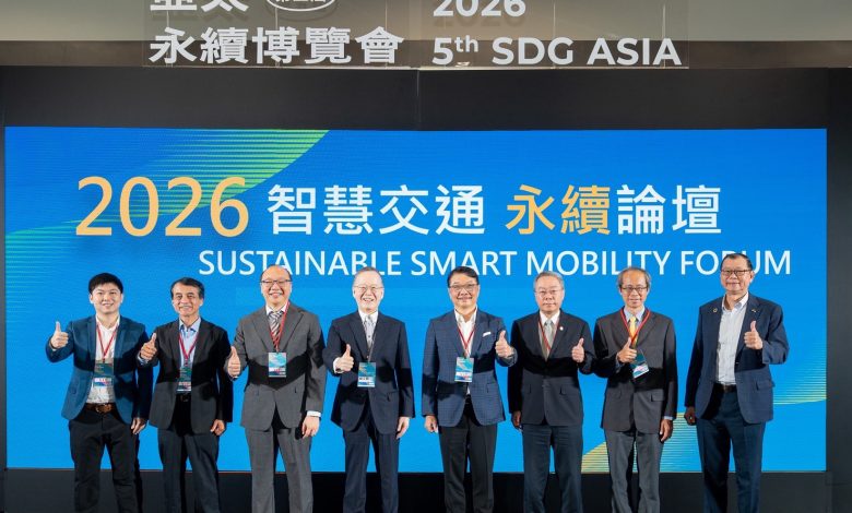 光林智能（LEOTEK）與新加坡希達數位（Cedars Digital）於2026亞太永續博覽會「智慧交通永續論壇」提出，AI的下一階段不只是追求更大的模型與算力，而是如何真正進入交通、能源與城市治理，在複雜的實體環境中持續感知、判斷並回應真實需求。（圖／光林智能提供）