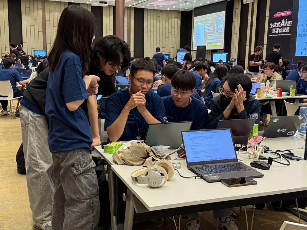 精選 2 1111人力銀行參與AWS黑客松競賽。(圖/記者彭夢竺攝影)