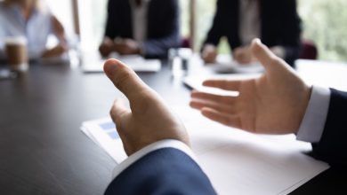 憂AI搶飯碗!美國大學生掀「AI防失業」選系潮 人文、行銷成新熱門 7 上班族、面試、履歷、職涯。 (圖/123RF)