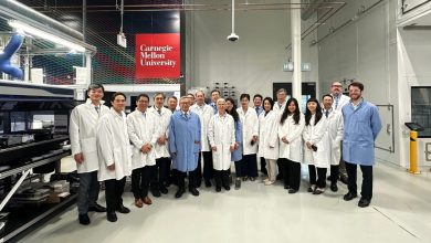 國科會吳誠文率團訪匹茲堡 深化AI與機器人科技合作 4 圖二 主委訪美賓州段 參訪卡內基美隆大學AI Science Foundry V1