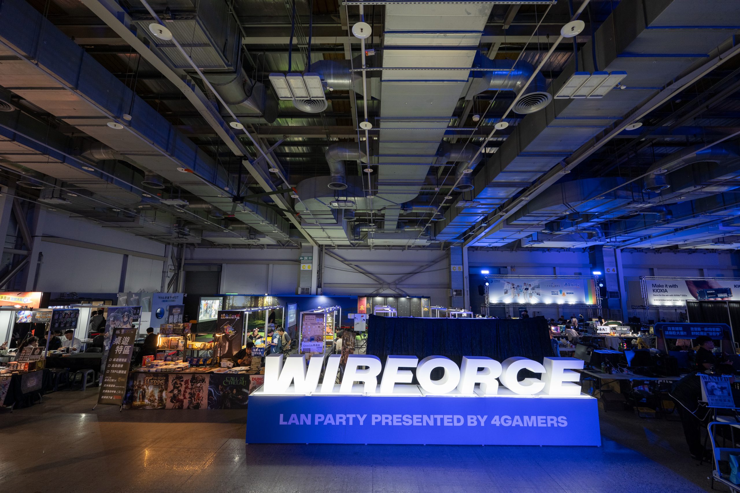 WirForce 2026 將於9 月 24 日至 27 日，以台北世貿一館更大的場地、更完整的品牌陣容與更多元的現場內容，邀請玩家與民眾一起進入這場年度數位娛樂嘉年華。（圖／就肆電競提供）