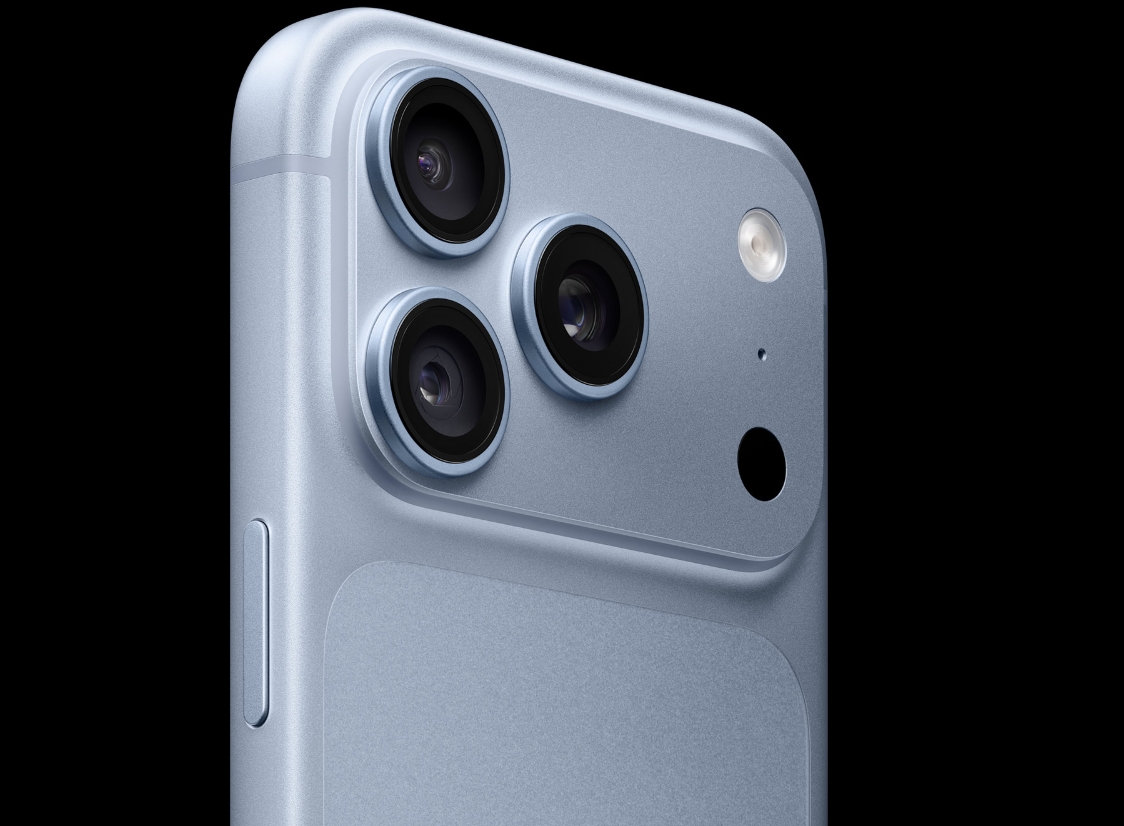iPhone 18 Pro漲價100 美元!蘋果發表會重點一次看 1 冰川藍色 iPhone 18 Pro,起售價為44900元起。( 圖/取自蘋果官網)