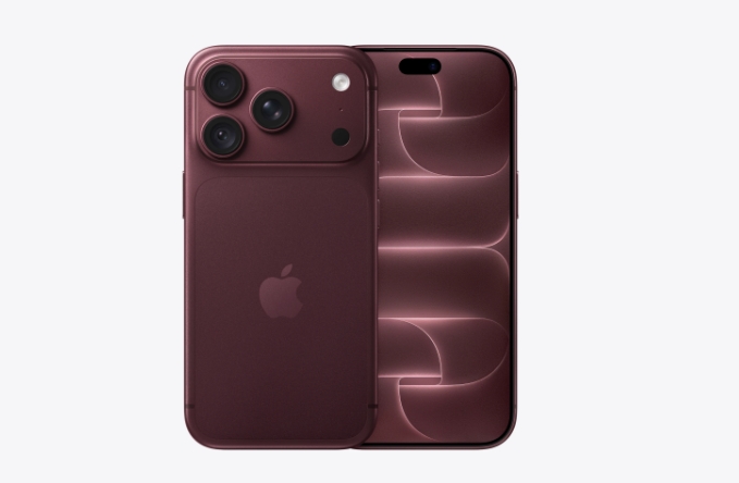 散熱與續航再升級!iPhone 18 Pro搭載 A20 Pro 晶片上陣 新功能幫照片做防偽驗證 2 全新 4800 萬像素融合主相機,具備可變光圈,帶來更高品質的低光源照片和影片,以及更出色的景深效果。( 圖/取自蘋果官網)