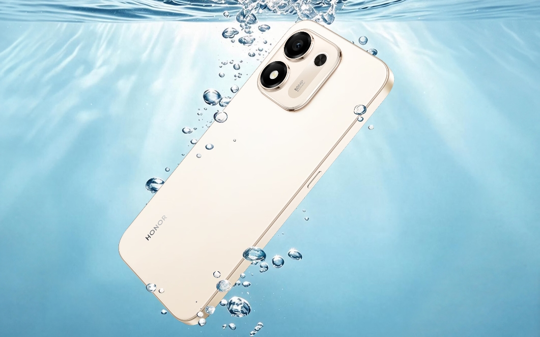 續航王者來了!榮耀Play 11登場 搭載 8300mAh 巨量電池與 IP69K 防護等級 4 IP69K 超強防水8300mAh 長續航。6.87 英寸超大螢幕,兼備120Hz超高更新率。(圖/取自榮耀官網)