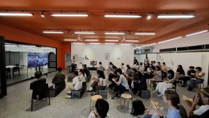 成大建築系迎82週年 系主任黃恩宇以「三大連結」培養AI時代建築人才 4 成大建築系每週二的午餐演講。(圖/成大建築系提供)