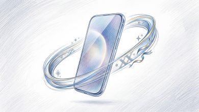 延續 iPhone Air 輕薄:蘋果 2027 年擬推 20 週年新機 傳採用曲面全玻璃機身 4 蘋果公司的一項專利指出:「例如,玻璃背板和玻璃側板可以是透明的,這樣電子設備就可以包含可透過側面和/或背面觀看的附加顯示器。此外,側面和背面的可視顯示器可以使用觸控和/或壓力感應系統實現觸控和/或壓力感應,從而有效地將側面和背面變成額外的輸入裝置或介面,使用者可以透過這些裝置或介面來控制這些裝置或介面」。(圖/AI生成)