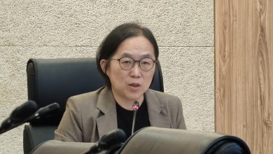 從聊天到代辦事情!AI Agent風險升高 數發部揭6層治理課題 5 數位發展部次長侯宜秀今(9)日與媒體交流時表示,AI Agent同樣可以依循現行AI風險分類框架進行評估,但由於Agent具備更高的自主性與執行能力,未來治理方式可能與一般AI應用有很大不同。(圖/記者許若茵攝)