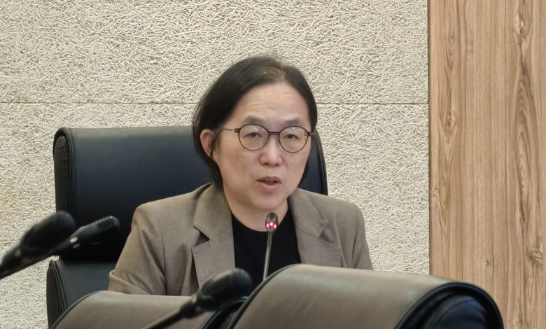 數位發展部次長侯宜秀今（9）日與媒體交流時表示，AI Agent同樣可以依循現行AI風險分類框架進行評估，但由於Agent具備更高的自主性與執行能力，未來治理方式可能與一般AI應用有很大不同。（圖／記者許若茵攝）