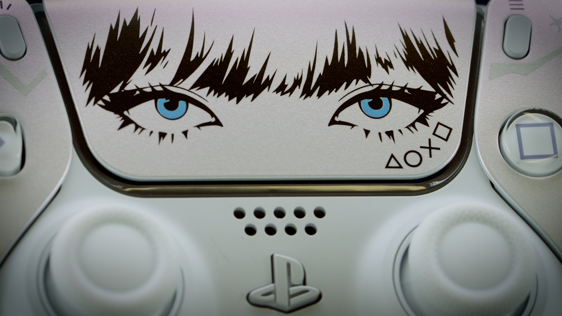 索尼攜手 BLACKPINK Lisa 推出限定版 PS5 控制器與系列聯名周邊 2 預購將於10月2日本地時間上午10時開始,售完為止。 (圖/PlayStation官方提供)