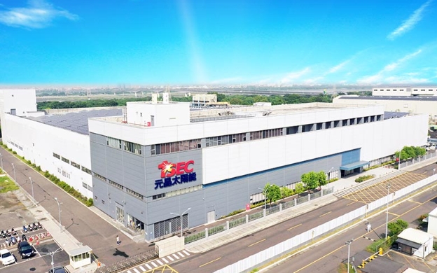 元晶太陽能擁有全台產能最大、自動化程度最高的先進廠房,堅持台灣製造的超高品質。(圖/擷取自元晶太陽能官網)