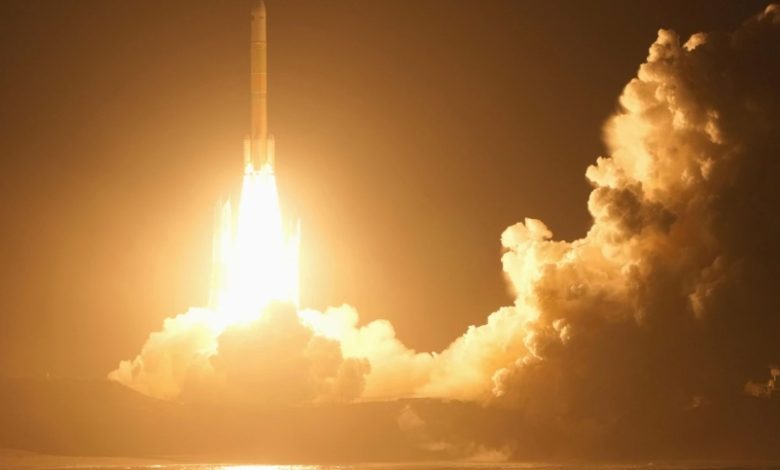 日本H3火箭於2026年10月20日（週二），從日本南部鹿兒島縣的種子島太空中心發射升空。（圖／Naoki Hiraoka、美聯社提供）