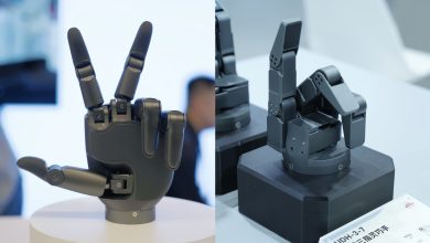 Physical AI下一戰!機器人長出「靈巧手」 13自由度能抓20公斤 5 DH-Robotics於美國匹茲堡舉行的 IROS 2026 大會上,展示採用全直驅設計的 ADH-5-13 五指靈巧手與 UDH-3-7 三指靈巧手,其中 ADH-5-13 更是首次於全球公開亮相。(圖/DH-Robotics官網)
