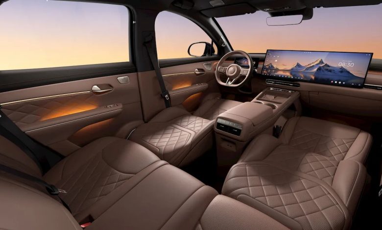 BYD Tang EV interior space