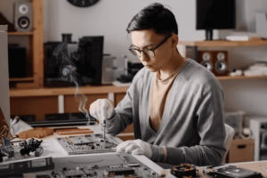 硬體研發工程師 1 1